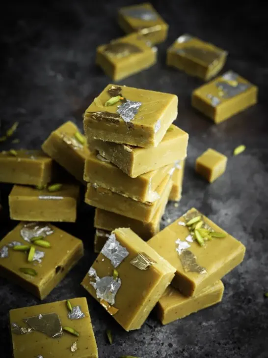 Anyone got a recipe for gold edible paint for a garnish? more info