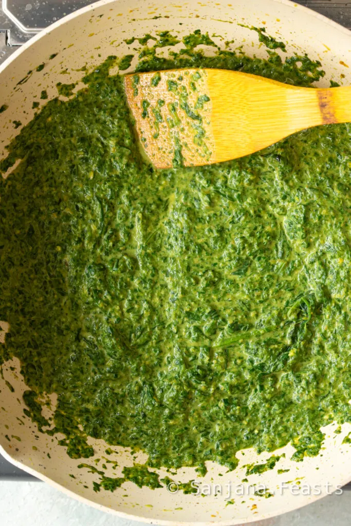 Spinach puree for mushroom curry saag bhaji