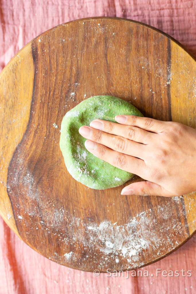 Press out the dough evenly